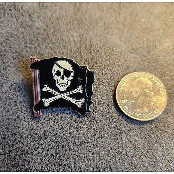 Disney Pins Cast Lanyard Collection 4 Pirates of the Caribbean - Picture 3 of 7